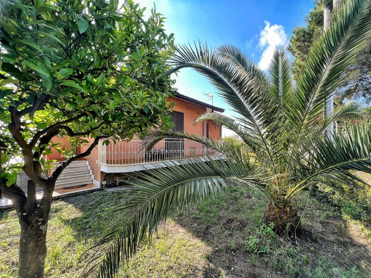 Casa Vacanze "Sautufao" Santa Venerina Exterior foto